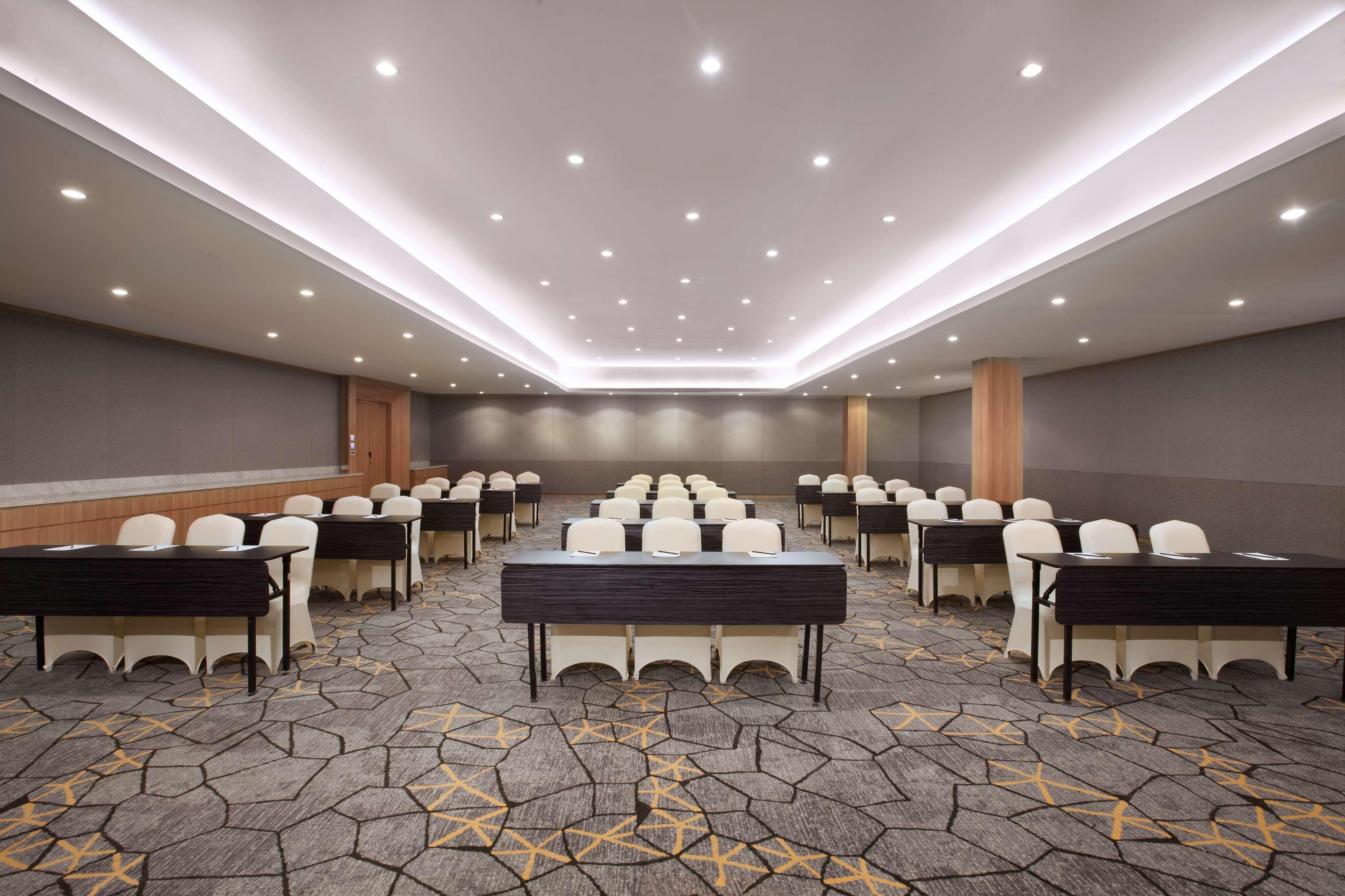 Radisson Medan Hotell Exteriör bild